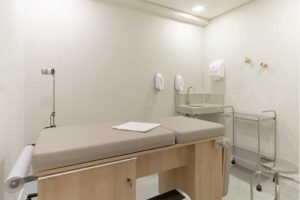 como-e-a-sala-de-um-coloproctologista